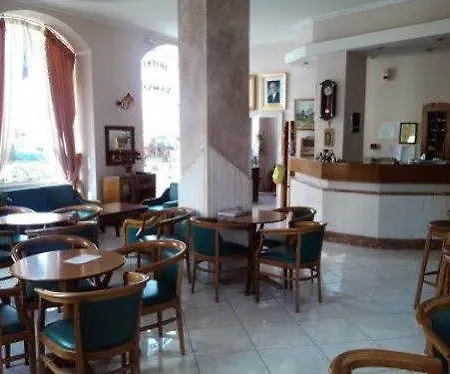 Diethnes * Larissa